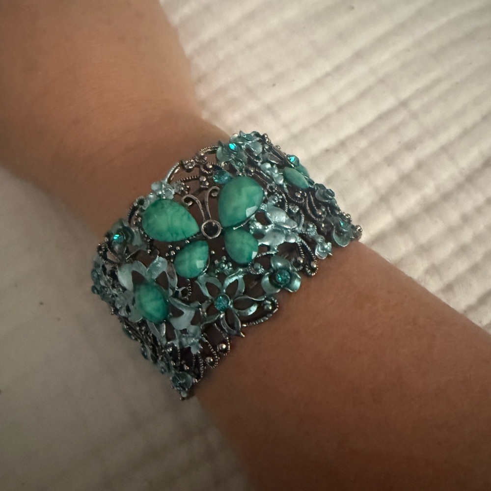 Vintage-Style Turquoise Floral Cuff Bracelet - Women Jewelry